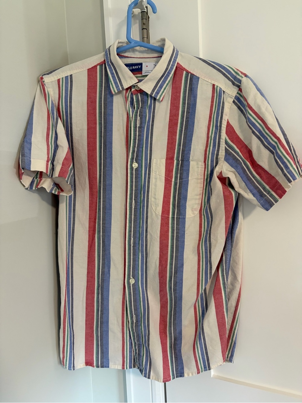 Old Navy Short-Sleeve Striped Button-Up Shirt in Multi-Color
